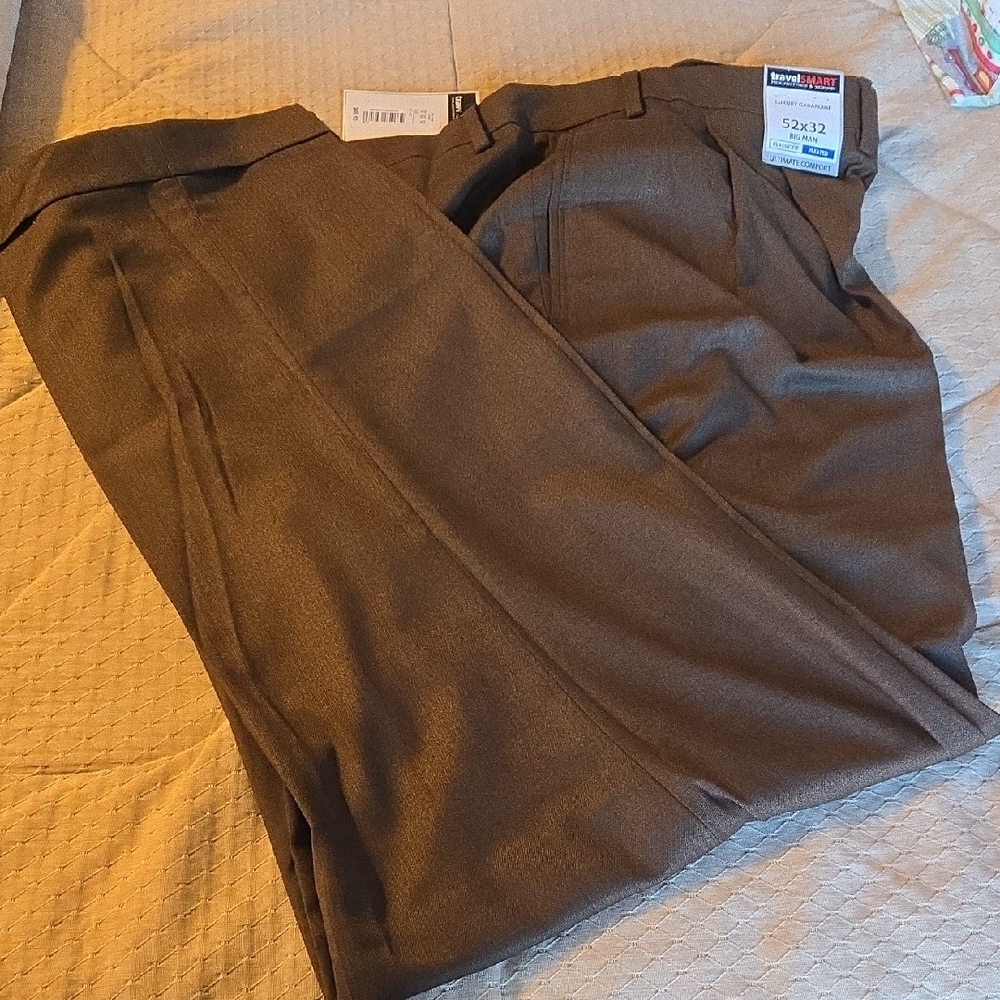 Roundtree & Yorke Men's Tan Dress Pants